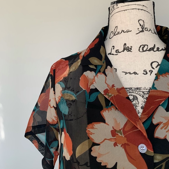 Button-Up Vacation Shirt - Picture 3 of 7